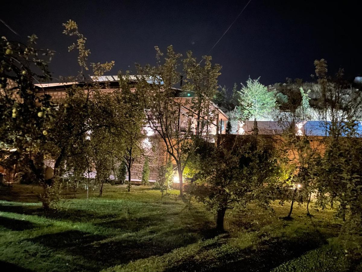 Kamar Hotel Иджеван Экстерьер фото